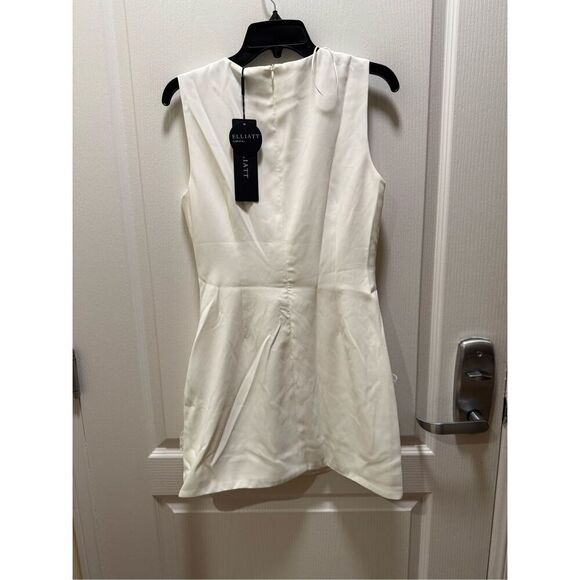 Elliatt Lilydale Shift Mini Dress White Bridal Shower Wedding Dress size M NWT - Picture 7 of 7